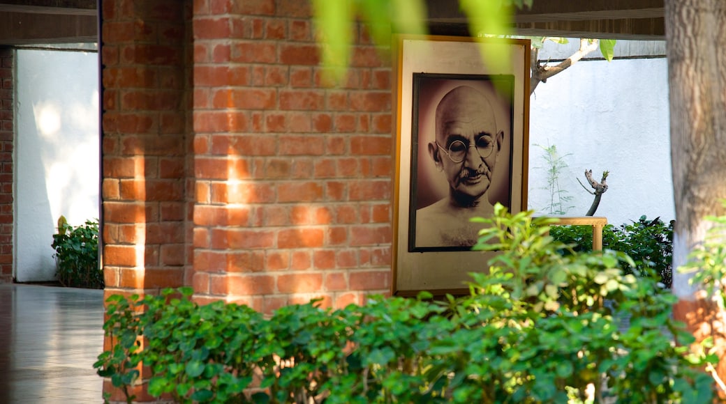 Gandhi Ashram which includes art