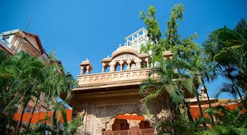 Templo de ISKCON que incluye arquitectura patrimonial