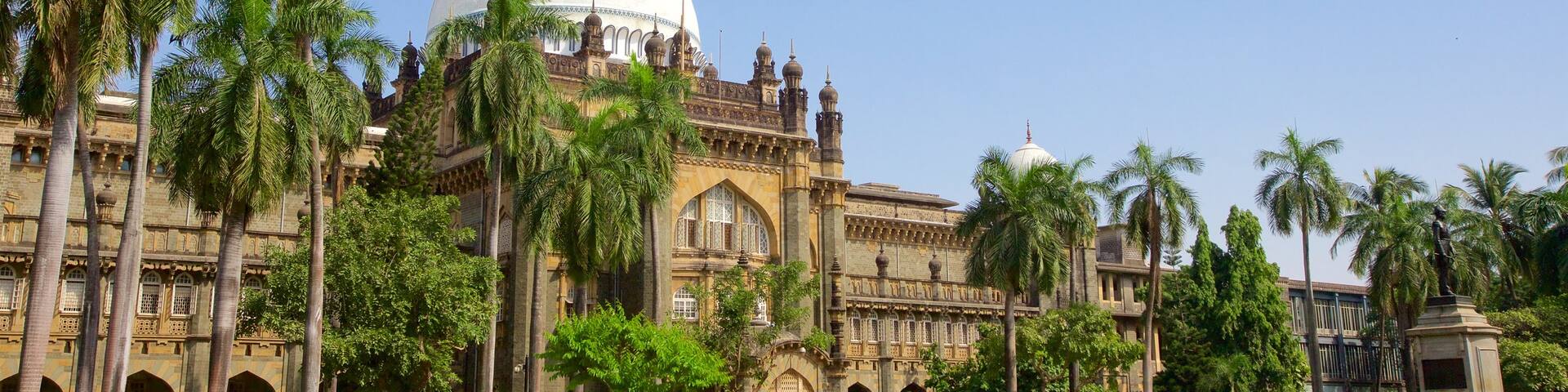 Prince of Wales Museum featuring heritage architecture and a park