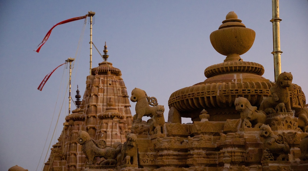 Jaisalmer Fort featuring heritage elements