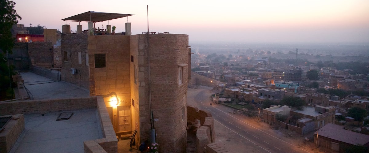 Fortaleza de Jaisalmer que incluye una ciudad