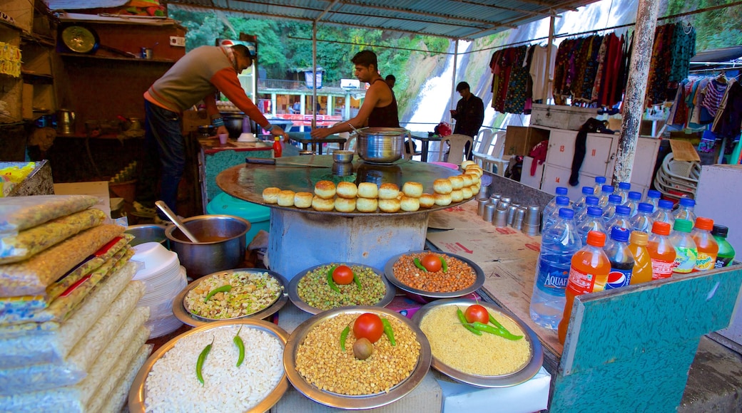 Kempty Falls showing markets