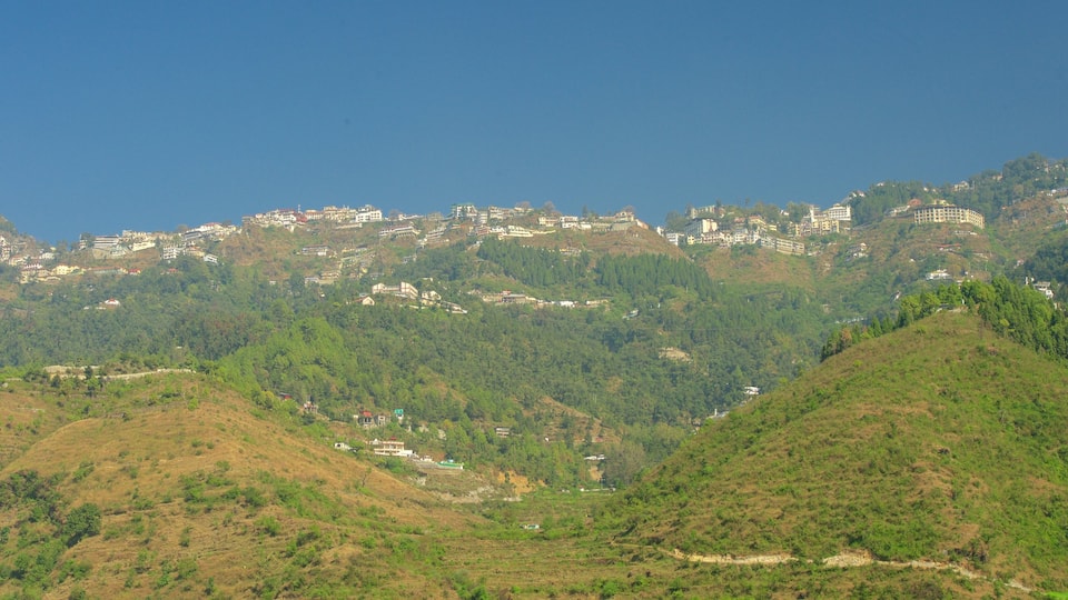 Mussoorie que incluye escenas tranquilas