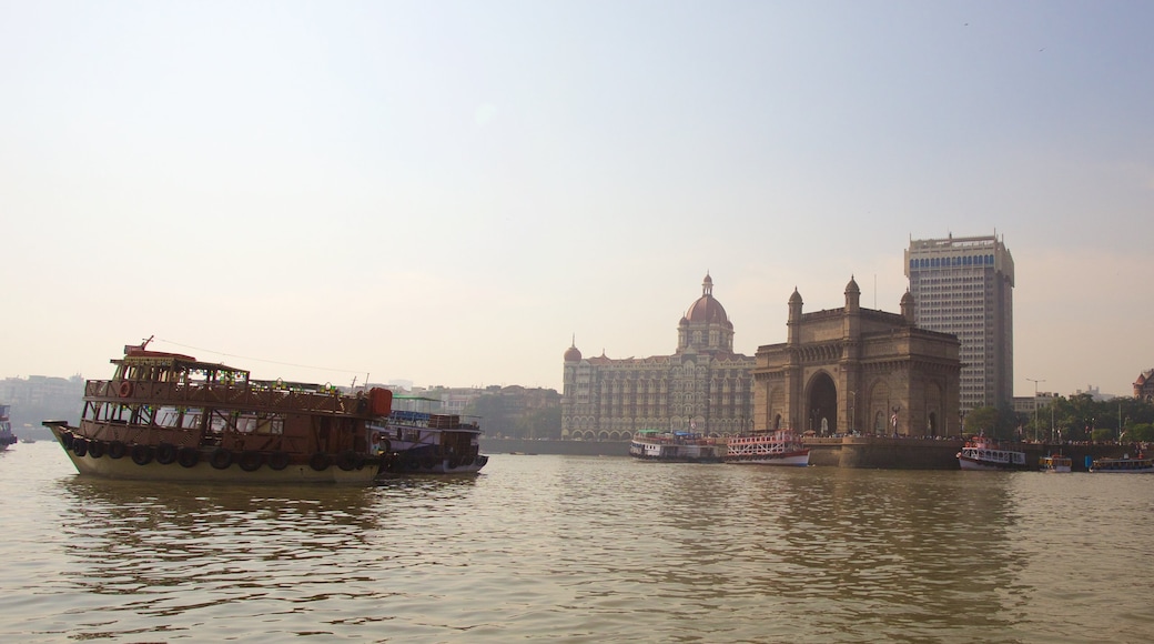 Gateway of India showing heritage elements, a city and general coastal views