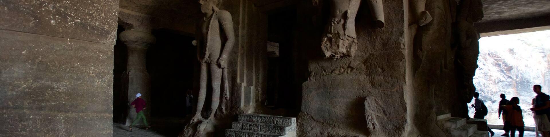 Elephanta Caves showing heritage elements, caves and a statue or sculpture