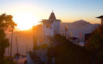 Visit Gun Hill in The Mall Road | Expedia