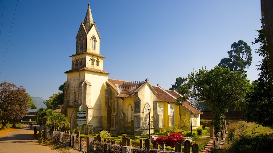 Forte Madikeri mostrando chiesa o cattedrale e oggetti d\'epoca