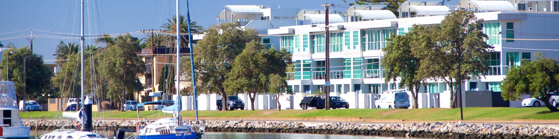 Holdfast Marina showing boating, a marina and a coastal town