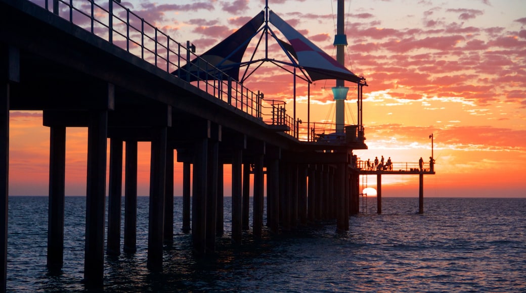 Adelaide mostrando um pĂŽr do sol, paisagens litorĂąneas e paisagens