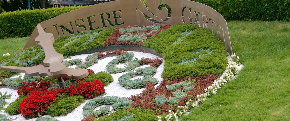 Wiener Stadtpark das einen Blumen, Beschilderung und Park