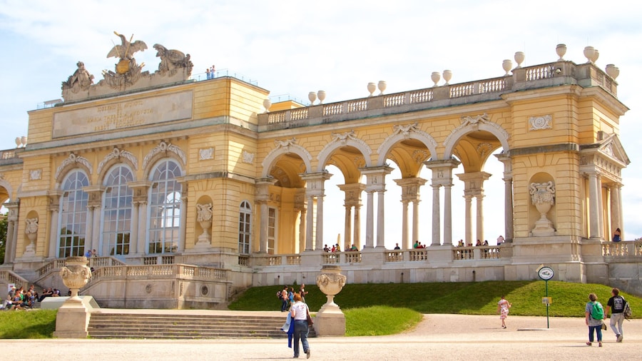 Vienna showing heritage architecture and heritage elements