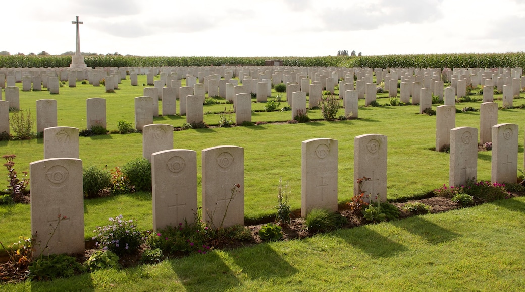 Flandes occidental que incluye un cementerio