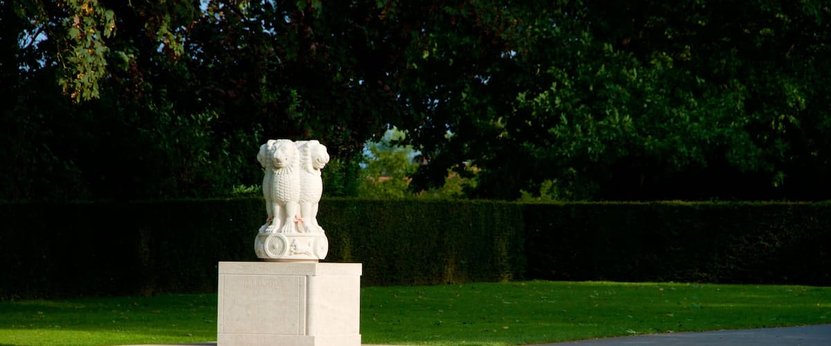 Porte de Menin qui includes statue ou sculpture