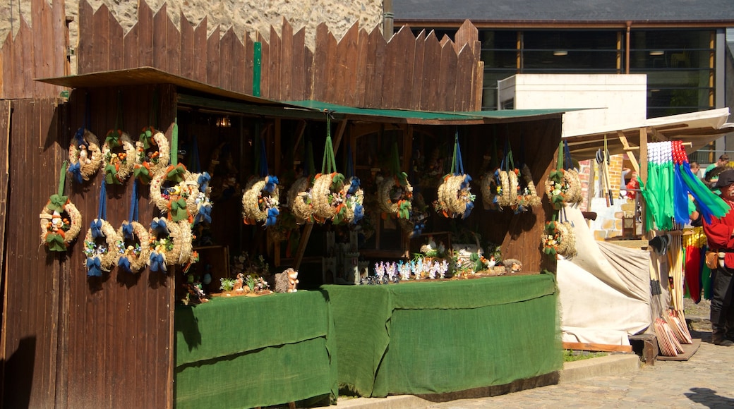 Vianden Castle showing markets