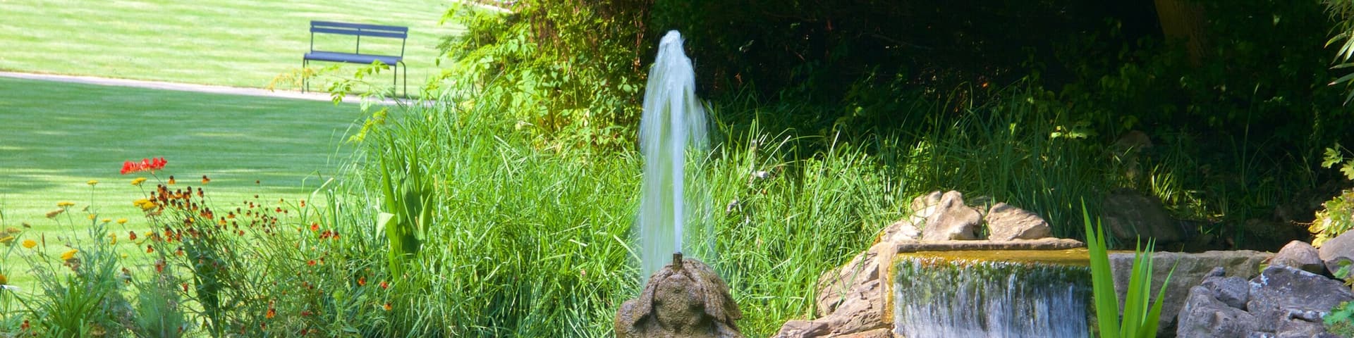 Luxemburg das einen Garten und Springbrunnen