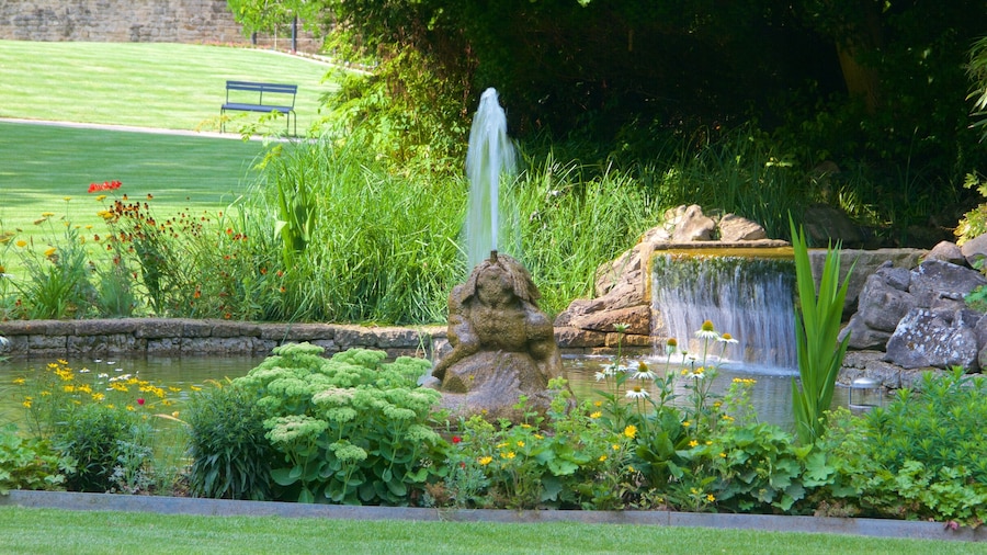Luxemburg das einen Garten und Springbrunnen