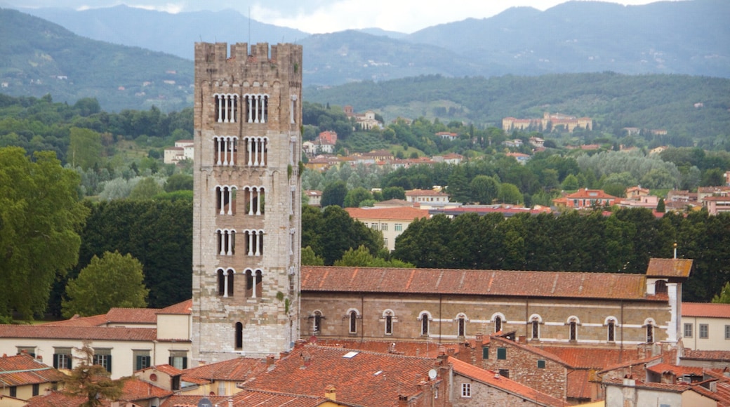 Torre delle Ore featuring heritage architecture