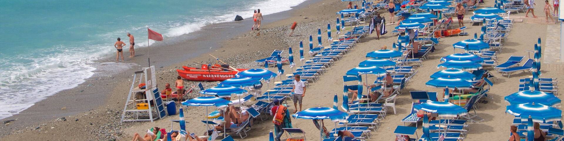 Celle Ligure showing a luxury hotel or resort, a coastal town and a beach