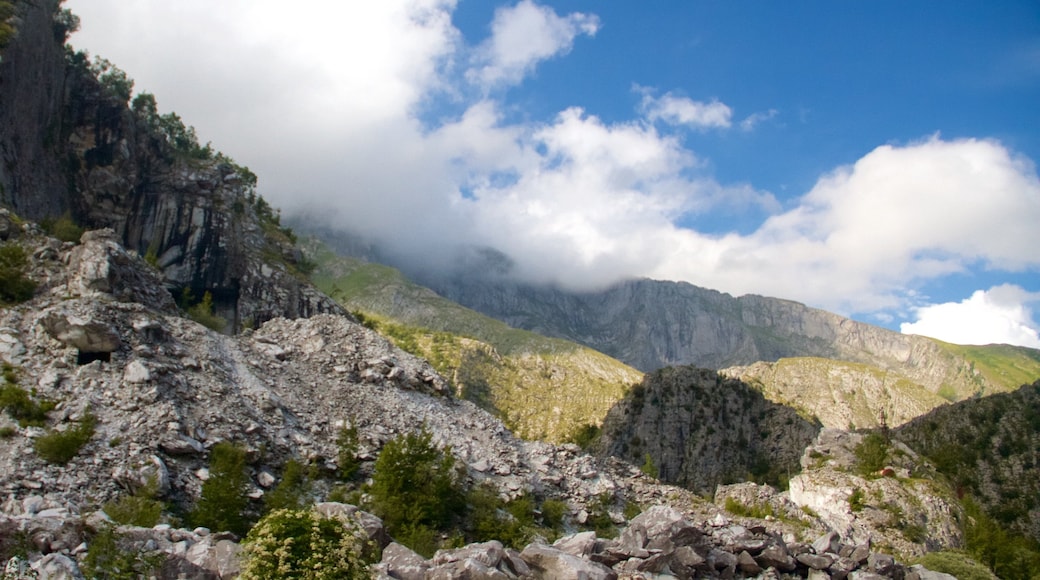 Massa Carrara showing mountains and mist or fog