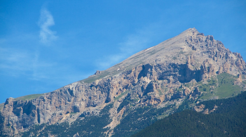 Sauze d\'Oulx mit einem Berge