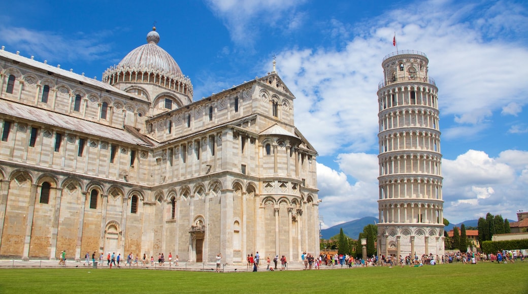 Pisa showing heritage architecture, a church or cathedral and a monument