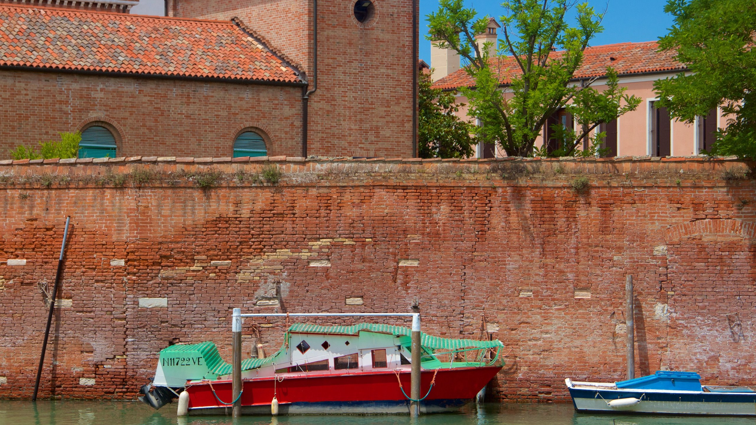 Ghetto von Venedig mit einem Bootfahren