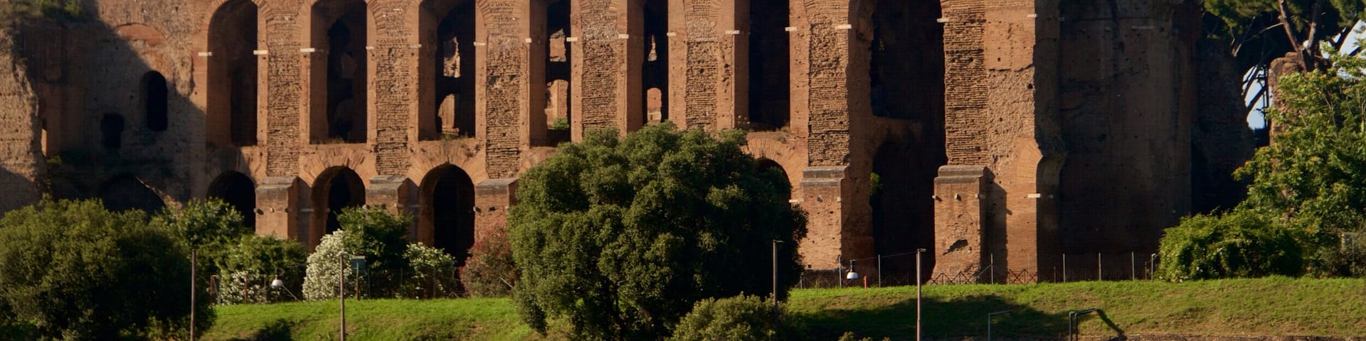 Circo Massimo presenterar historiska element, historisk arkitektur och ruiner