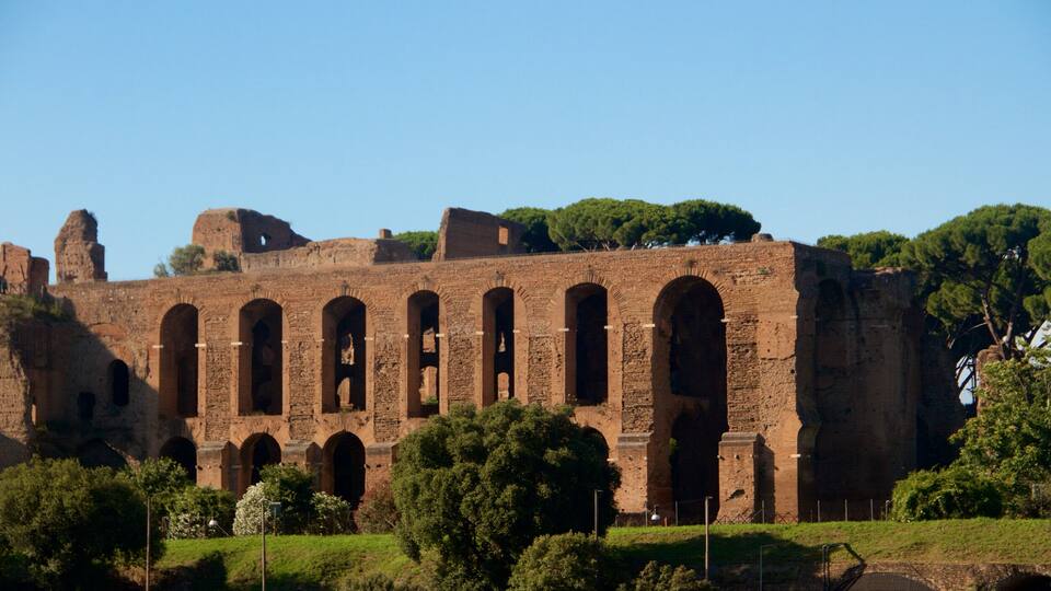 Circus Maximus featuring heritage elements, heritage architecture and building ruins