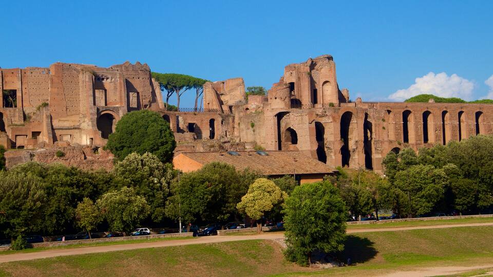 Circus Maximus which includes a ruin, heritage architecture and heritage elements
