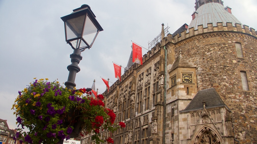Aachen Rathaus og byder på historiske bygningsværker