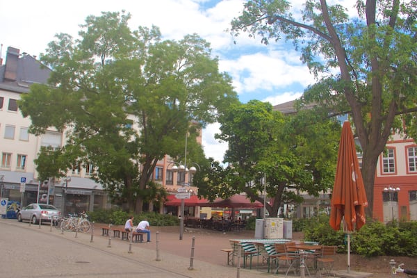 Zeil das einen Stadt und Platz oder Plaza