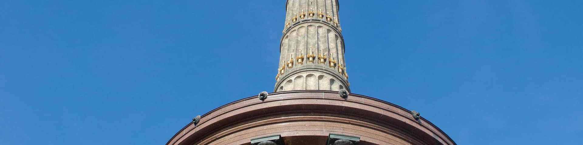 Victory Column featuring a monument, heritage architecture and a statue or sculpture
