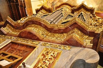 Berühmtes Orgelkonzert in der Kreuzherrenkirche Berühmtes Orgelkonzert in der Kreuzherrenkirche