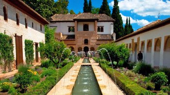 Tagesausflug nach Granada: Burg Alhambra Tagesausflug nach Granada: Burg Alhambra