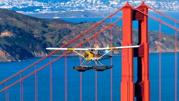 Flug über die Golden Gate Bridge im Wasserflugzeug Flug über die Golden Gate Bridge im Wasserflugzeug