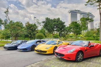 Fahrerlebnis auf Singapurs Formel-1-Rennstrecke Fahrerlebnis auf Singapurs Formel-1-Rennstrecke