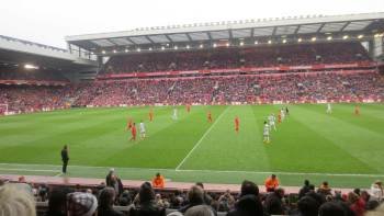 Premier League: Fußballspiel des FC Liverpool im Stadion Anfield Stadium Premier League: Fußballspiel des FC Liverpool im Stadion Anfield Stadium