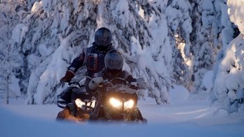 ,Tour de la aurora boreal