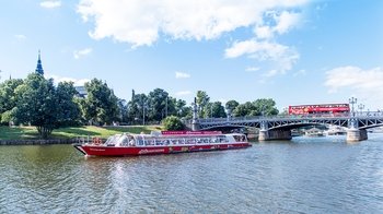 Hop-on-Hop-off-Tour mit Red Buses und Bootstour durch Stockholm Hop-on-Hop-off-Tour mit Red Buses und Bootstour durch Stockholm