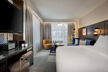 Junior-Suite, 1 Schlafzimmer, Nichtraucher, Terrasse | 1 Schlafzimmer, hochwertige Bettwaren, Minibar, Zimmersafe