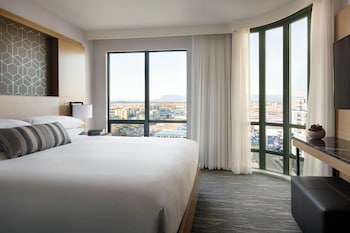 Deluxe Room, 2 Queen Beds, Non Smoking | 1 bedroom, premium bedding, down comforters, pillowtop beds