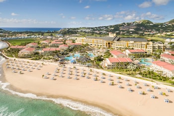 3 outdoor pools, pool umbrellas, sun loungers