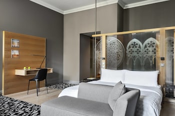 Suíte, 1 quarto, terraço, vista para a cidade | 1 quarto, roupas de cama premium, edredons de pluma