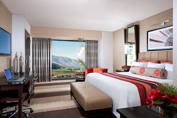 3 albercas al aire libre, camas balinesas (con cargo) y camastros