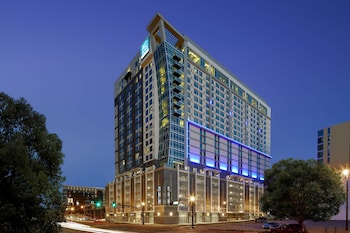 Outdoor pool, open 6:00 AM to 10:00 PM, pool cabanas (surcharge)