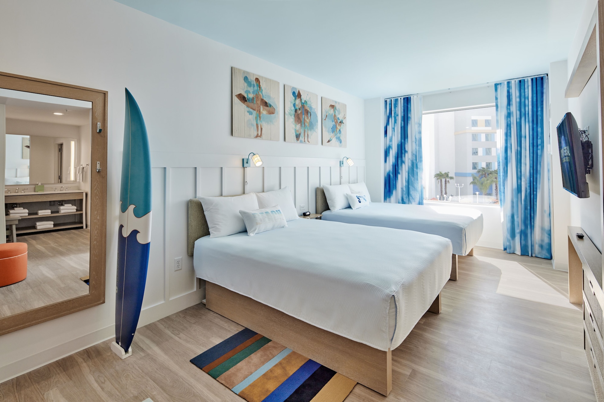 Outdoor pool, a heated pool, pool umbrellas, sun loungers