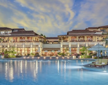 Outdoor pool, open 6:00 AM to 7:00 PM, pool umbrellas, sun loungers