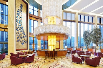 4 restaurants, breakfast served