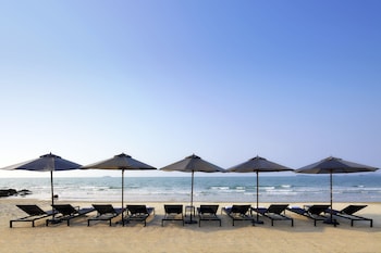 3 outdoor pools, cabanas (surcharge)