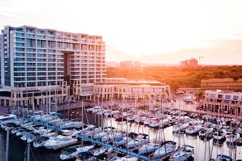 Bar sur le toit, vue sur la mer, ouvert tous les jours